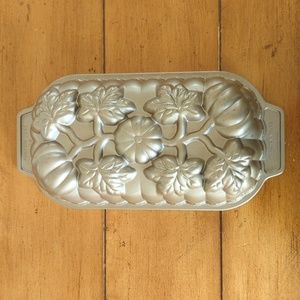 Nordic Ware pumpkin loaf pan